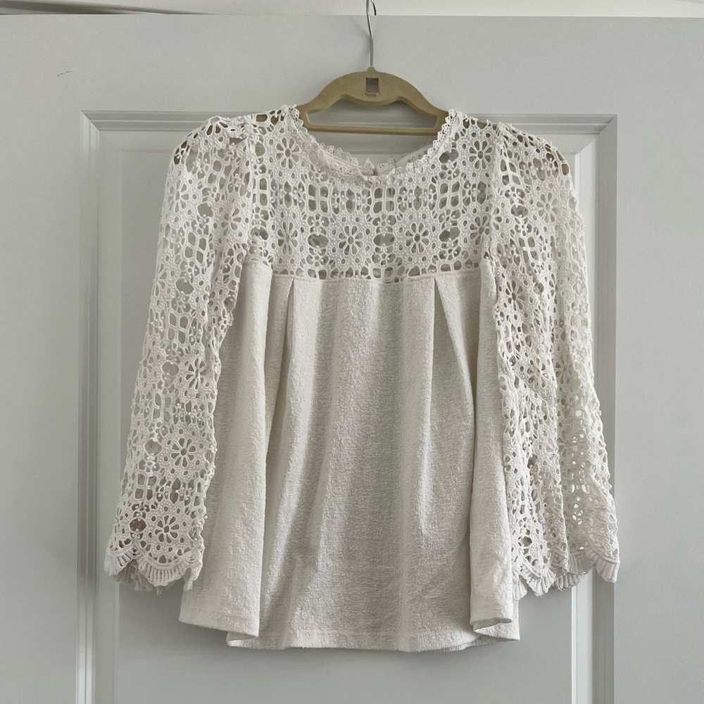 Eri + Ali size XS lace top. Bell sleeve. Well loved.